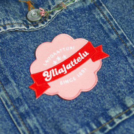 Yliajattelun laudaatturi | Haalarimerkki